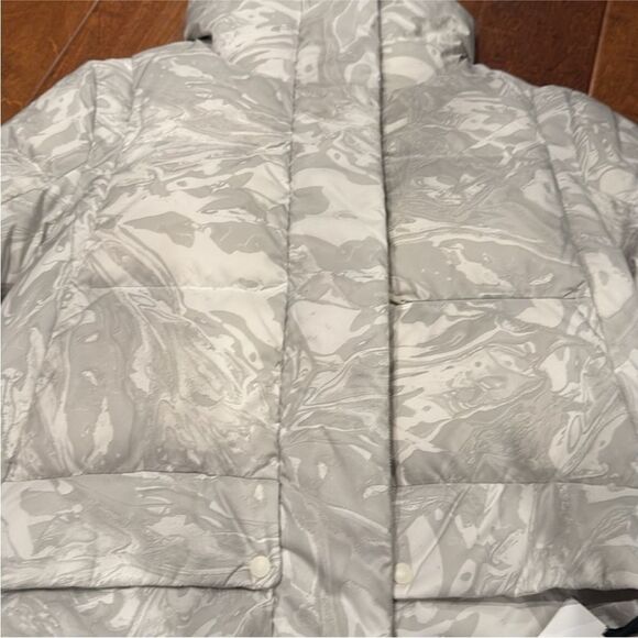 NWT Lululemon Down Jacket - Picture 2 of 5